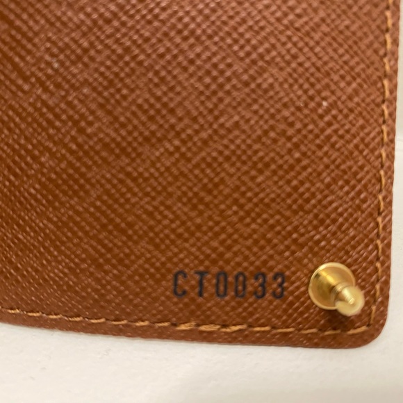 Louis Vuitton Monogram Card Holder - Picture 3 of 15